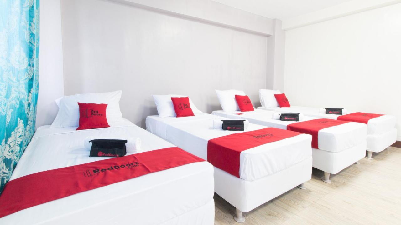 เรดดอร์ซ แอท ซานโฮเซ่ ตักบัก จาโร อิโลยโล Hotel อีโลอีโลซิตี้ ภายนอก รูปภาพ